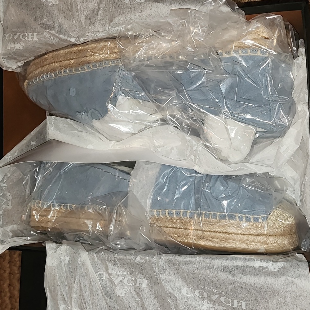 NWOT WOMENS COACH SUEDE ESPADRILLES - Picture 5 of 7